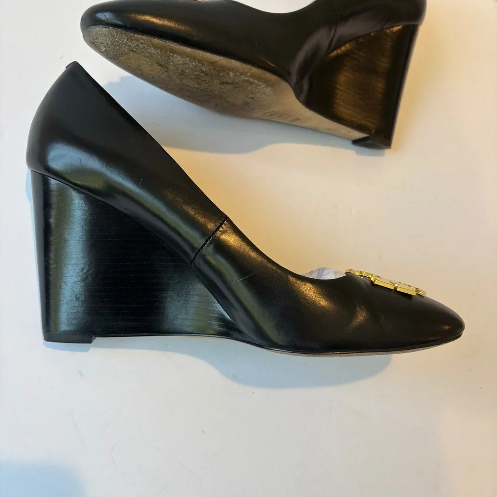 Tory Burch Black Leather Gold Logo Wedge Pumps Heels Size 8.5